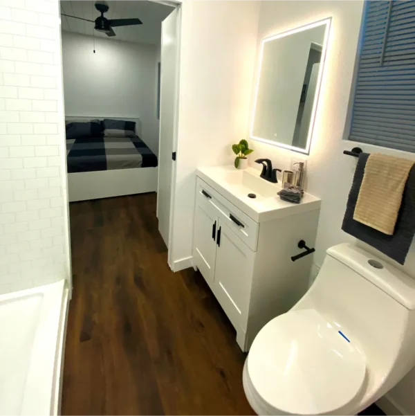 40 Ft 2 bedRoom Container Home on Trailer Wheels - Image 22