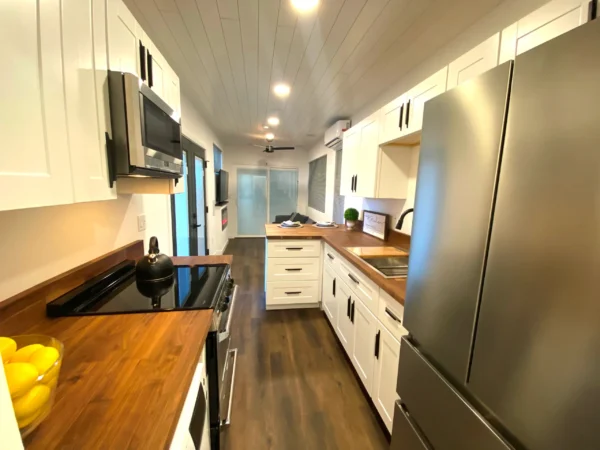 40 Ft 2 bedRoom Container Home on Trailer Wheels - Image 18
