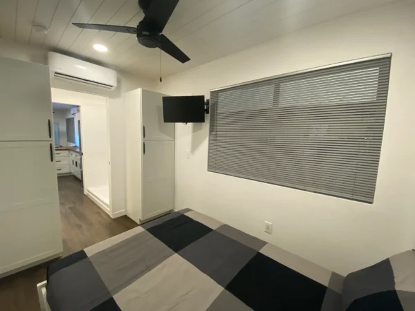40 Ft 2 bedRoom Container Home on Trailer Wheels - Image 17