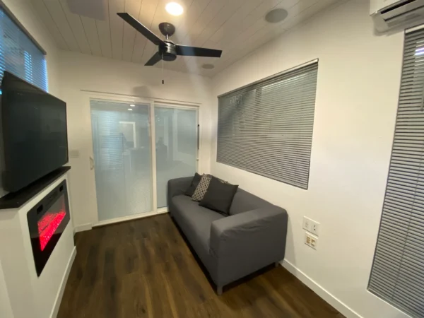 40 Ft 2 bedRoom Container Home on Trailer Wheels - Image 16