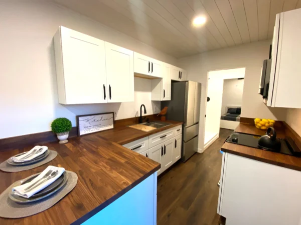 40 Ft 2 bedRoom Container Home on Trailer Wheels - Image 14