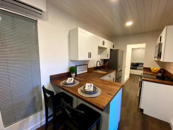 40 Ft Luxury Living Container Home on Wheels