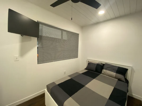 40 Ft 2 bedRoom Container Home on Trailer Wheels - Image 9