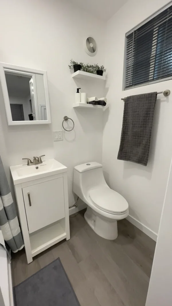 Multi Duplex Bunkhouse 20 Ft Container Home on Wheels - Image 19