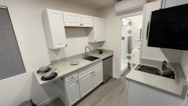 Multi Duplex Bunkhouse 20 Ft Container Home on Wheels - Image 20