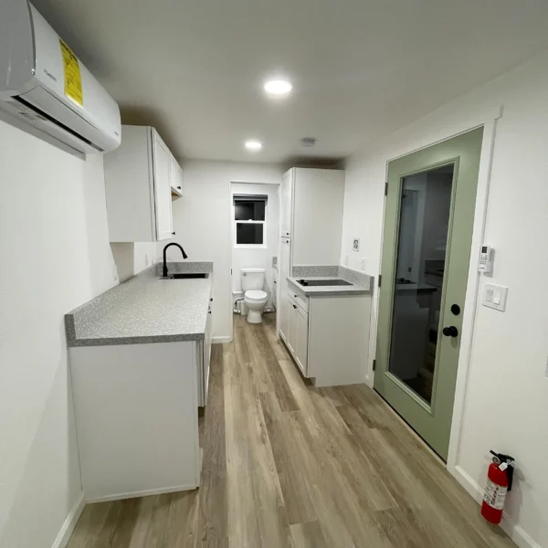 Luxury 20 Ft Contaienr Home for Family - Image 4