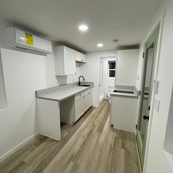 Luxury 20 Ft Contaienr Home for Family - Image 12